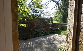 Shed End, In 18Th Century Lothersdale Mill Bd20 8En